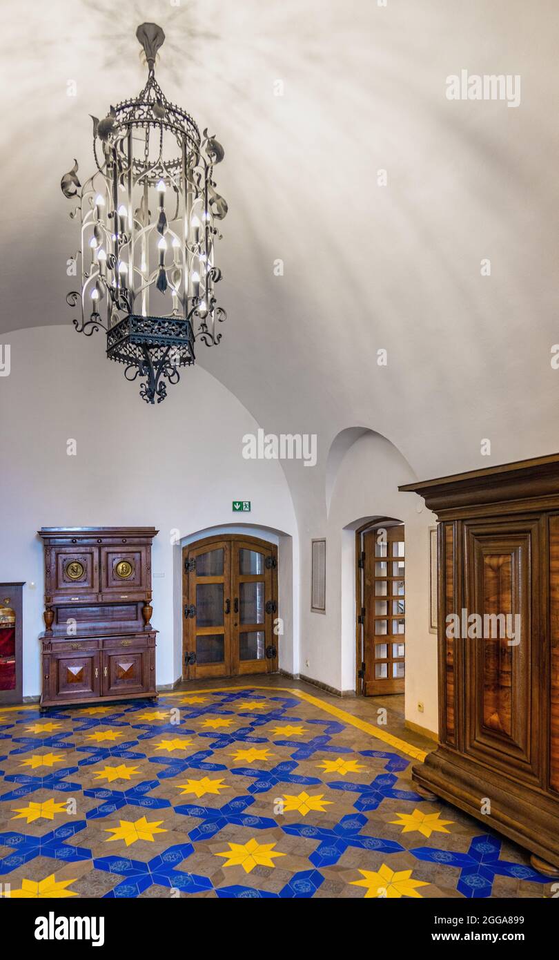Bytow, Pologne - 5 août 2021 : intérieur monastique du musée Zachodniokaszubskie dans le château médiéval Bytow de l'ordre teutonique et des ducs de Poméranie Banque D'Images