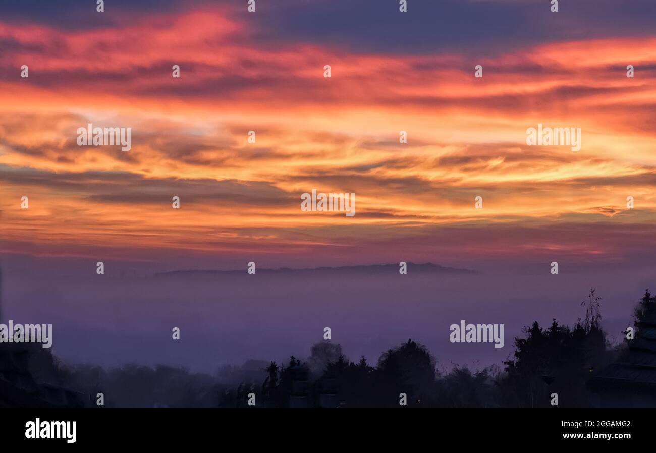 lever du soleil sur les collines Banque D'Images