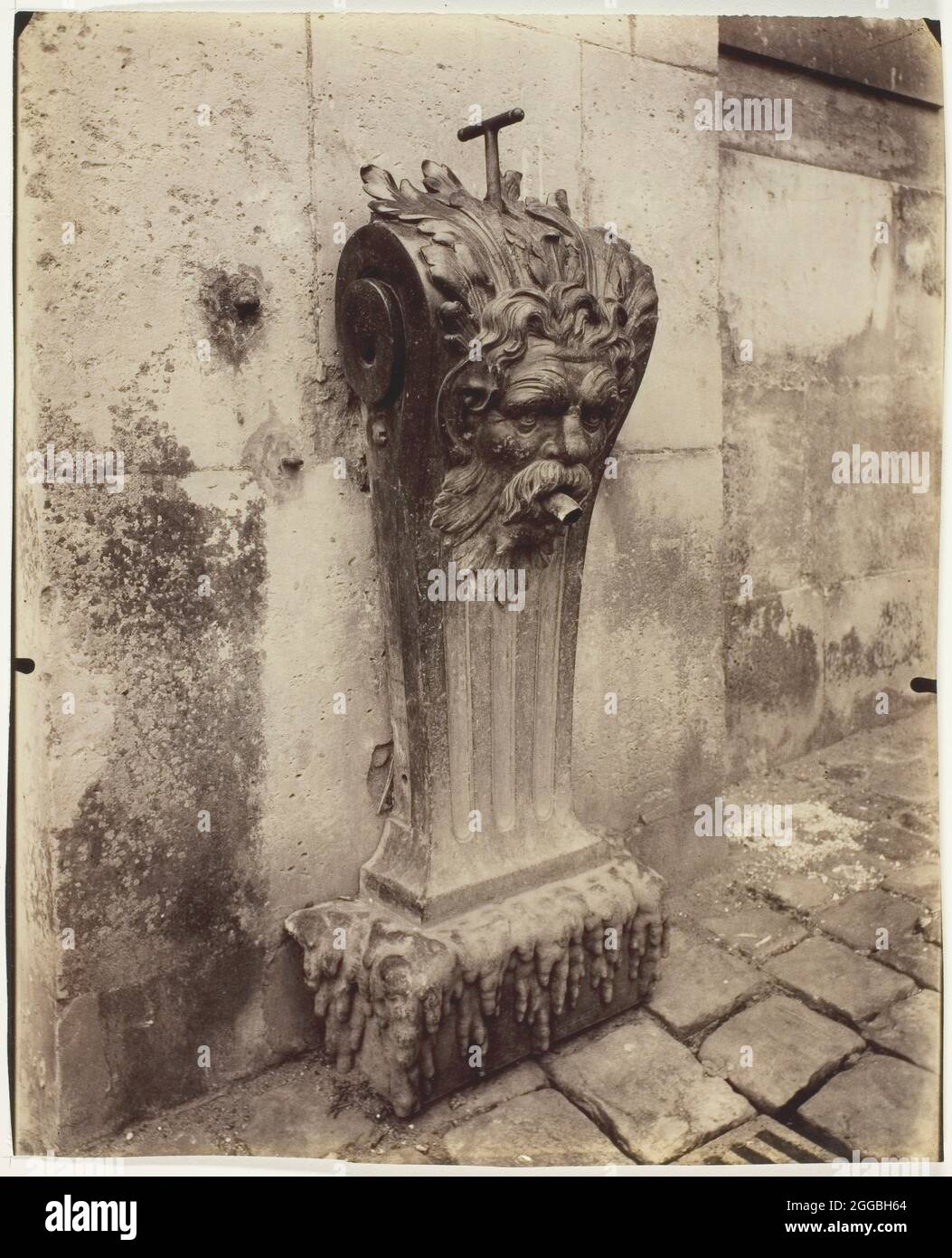 Versailles, Fontaine dans la Cour de Marbre, 1903. Une œuvre en imprimé albumine. Banque D'Images