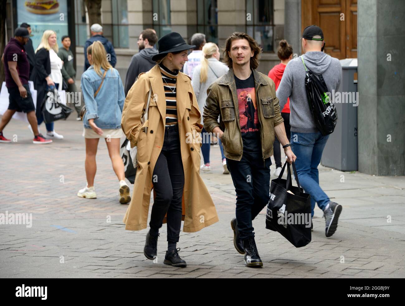 Couple intéressant et tendance. Banque D'Images