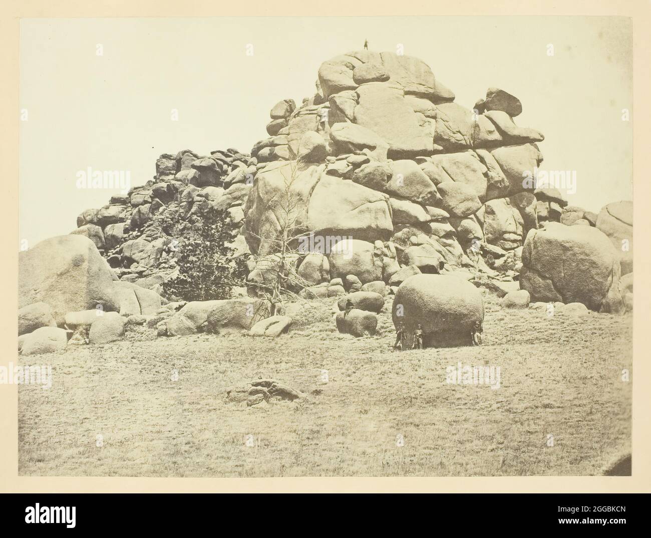 Skull Rock, (Granite) Sherman Station, Laramie Mountains, 1868/69. Albumine print, pl. iii de l'album "Sun Pictures of Rocky Mountain décor" (1870). Banque D'Images
