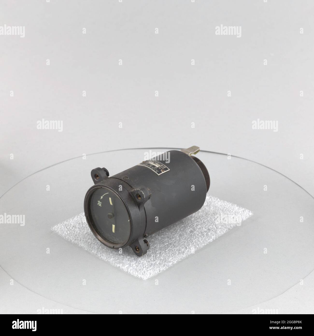 Boîtier et amplificateur noirs ; cadran et amplificateur ; numéros lumineux ; Ø 5,3 cm, longueur 10,5 cm ; largeur 2 Banque D'Images