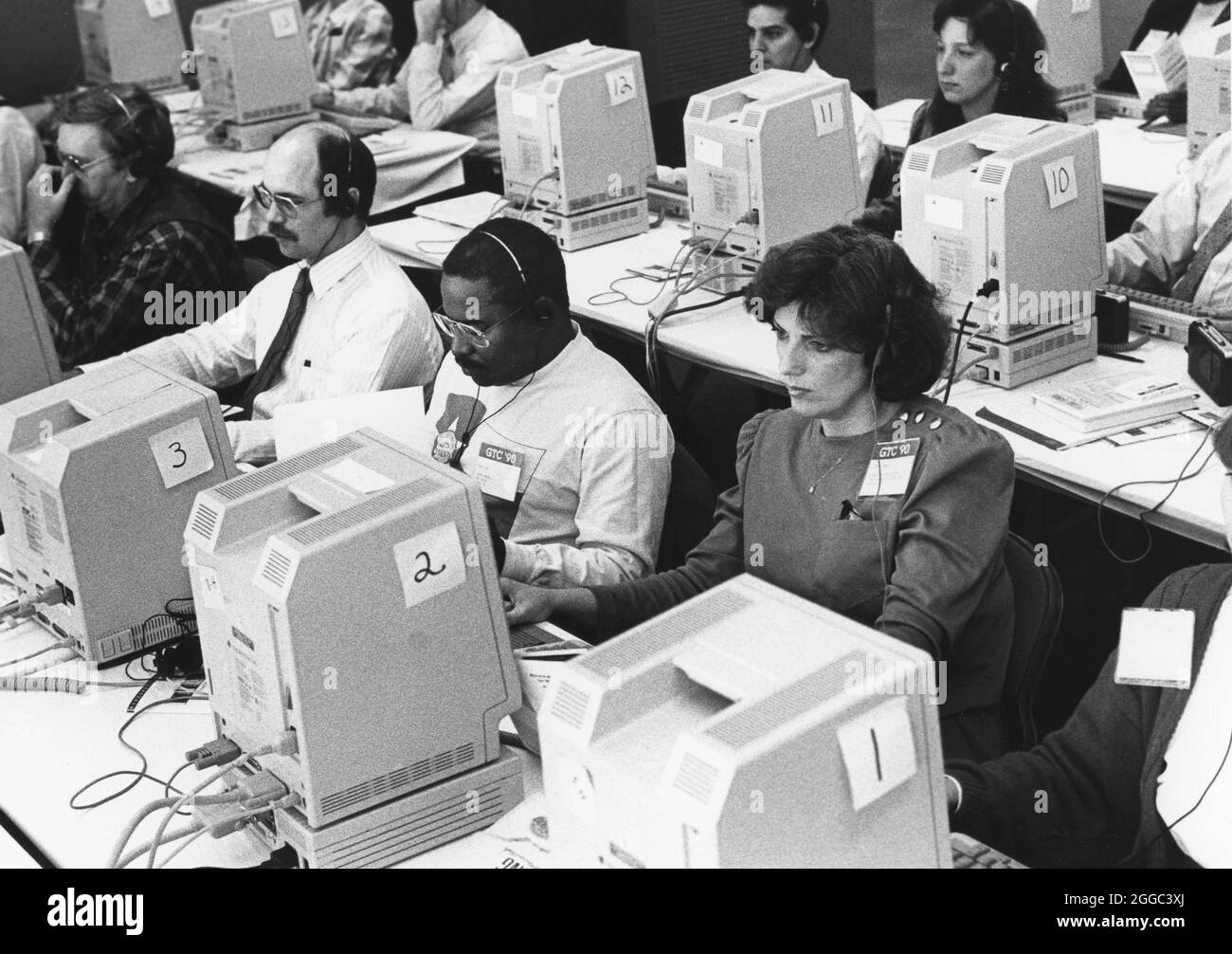 Austin Texas USA, 1990 : cours de formation en informatique pour les employés du gouvernement sur les systèmes Macintosh. ©Bob Daemmrich Banque D'Images