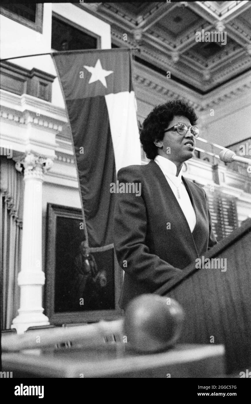 Austin, Texas États-Unis, 1985: Le secrétaire d'État du Texas Myra McDaniel, le premier Afro-américain à occuper ce poste, s'adresse à la Chambre des représentants du Texas. ©Bob Daemmrich Banque D'Images