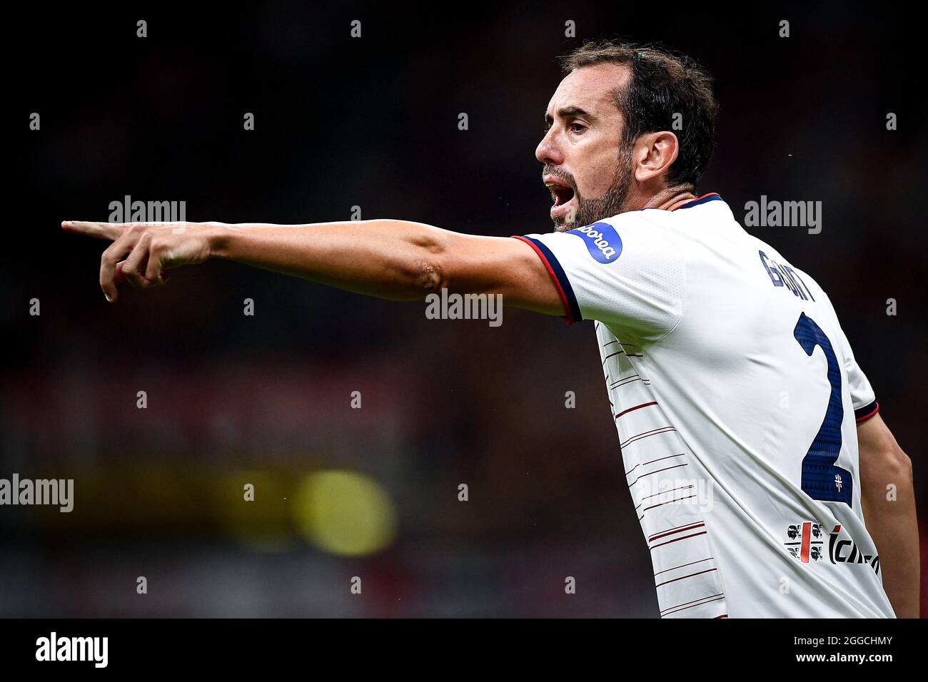 Milan, Italie. 29 août 2021. Diego Godin de Cagliari Calcio gestes pendant la série UN match de football entre AC Milan et Cagliari Calcio. Credit: Nicolò Campo/Alay Live News Banque D'Images