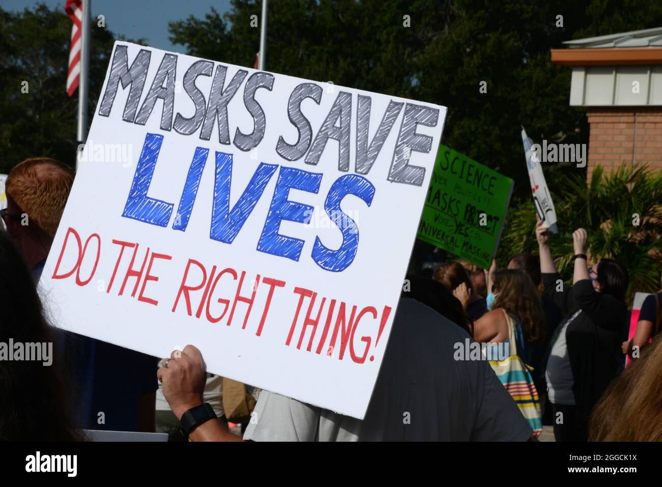 Viera. Comté de Brevard. Floride. ÉTATS-UNIS. 30 août 2021. La commission scolaire du comté de Brevard a tenu une réunion de mandat de masque d'urgence après qu'un juge de Floride a jugé que les districts scolaires peuvent imposer des mandats de masque. Par un vote de 3-2, le conseil a voté pour imposer une politique de masque de 30 jours. La plupart des 142 personnes inscrites pour s'adresser au conseil étaient contre ce mandat de masque. Crédit photo : Julian Leek/Alay Live News Banque D'Images
