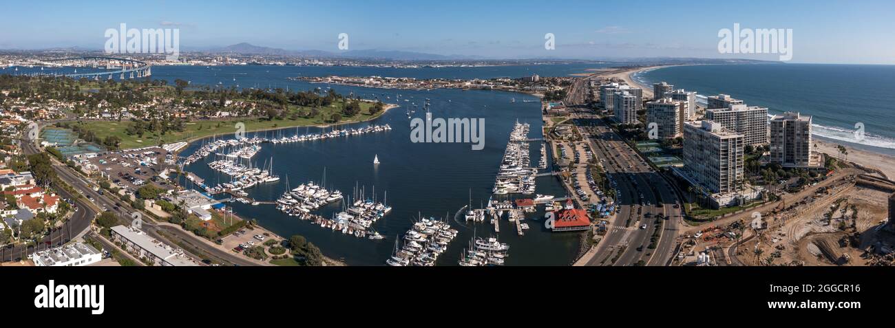 Panorama de bateaux, de logements militaires et de Silver Strand à Coronado, Californie Banque D'Images
