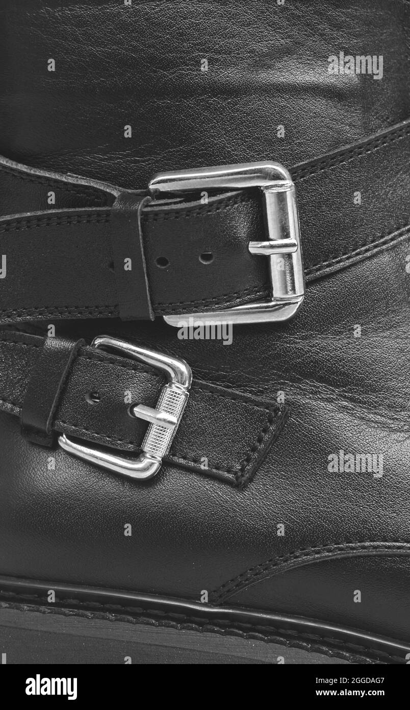 Fermoirs sur les chaussures noires pour femmes gros plan vue et arrière-plan en mode texte Banque D'Images