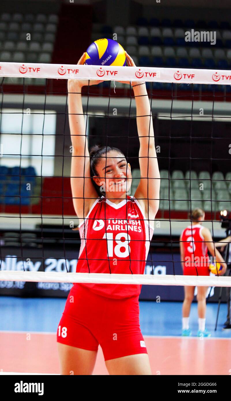 13-08-2021 Istanbul-Turquie: Turquie Volleyball joueur de l'équipe nationale féminine Zehra Güneş Banque D'Images