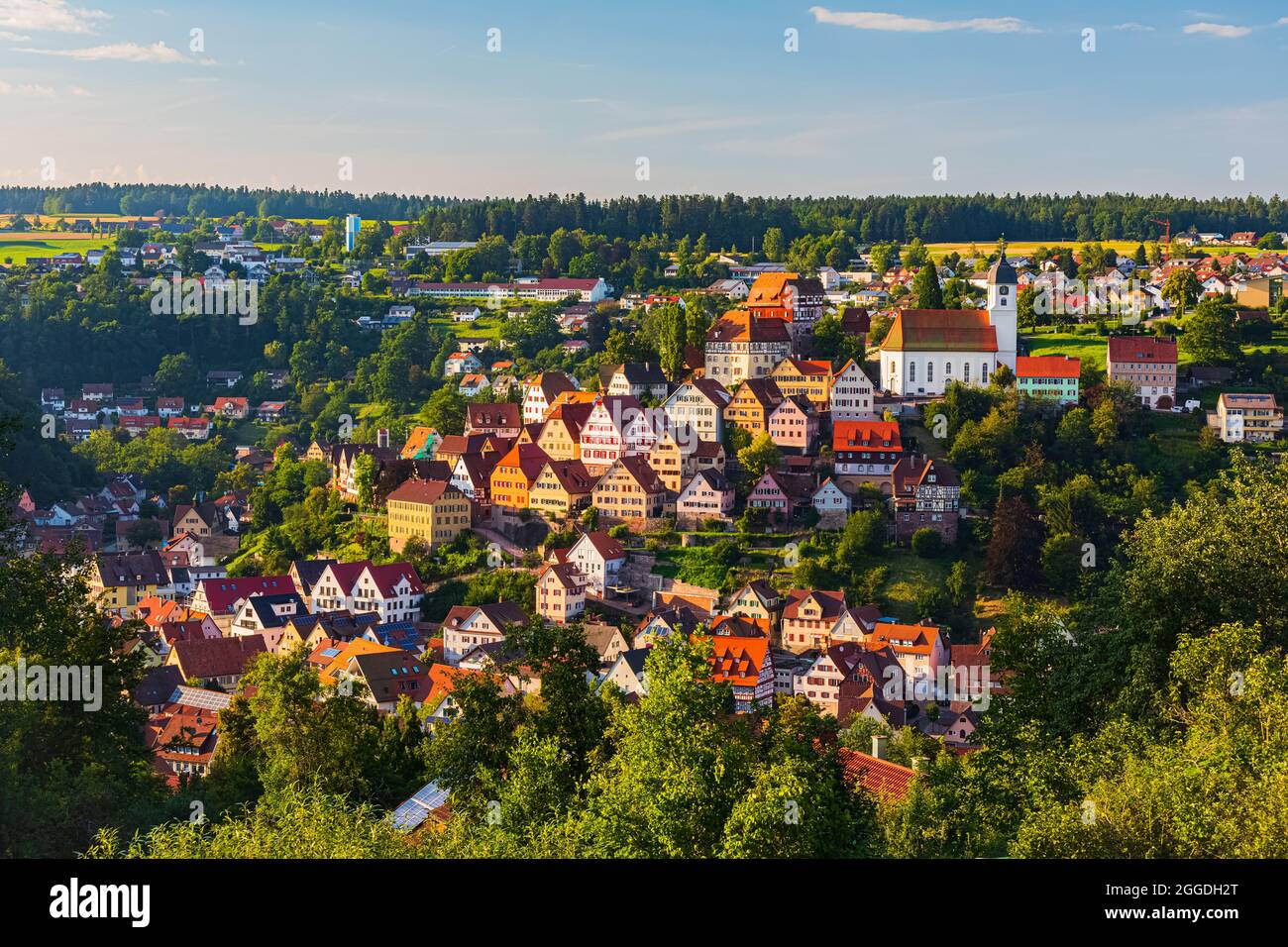 Une soirée à Altensteig. Altensteig est une ville dans le district de Calw dans le Bade-Wurtemberg et une communauté portail de la Forêt Noire Central / North Na Banque D'Images