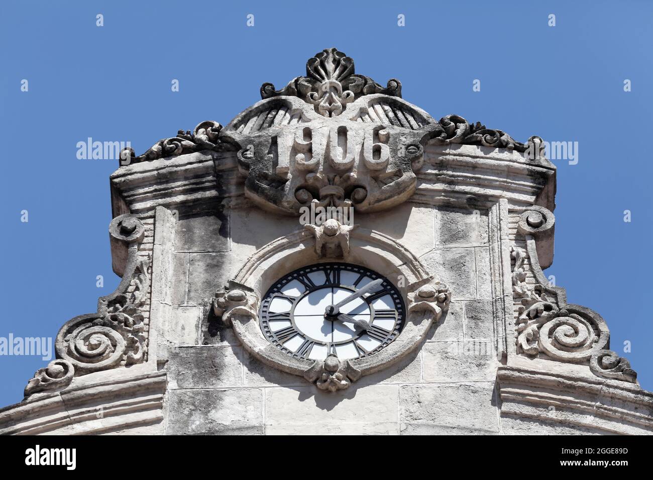 Horloge sur la façade du bâtiment, Art nouveau, 1906, Vieille ville, capitale de la Havane, Province de la Havane, grandes Antilles, Caraïbes, Cuba Banque D'Images