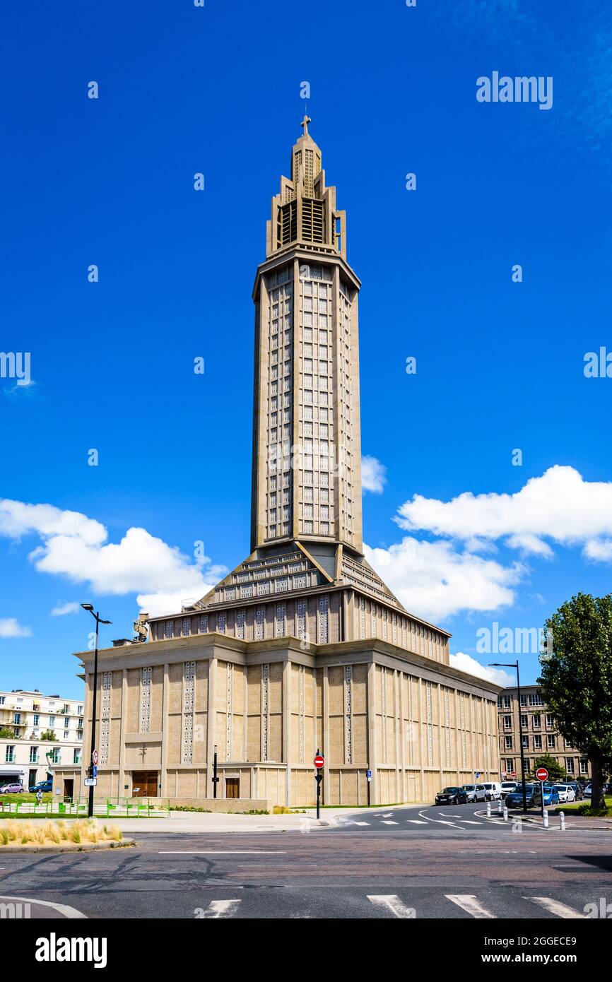 L'église Saint-Joseph et sa tour lanterne de l'architecte français Auguste Perret au Havre, France. Banque D'Images