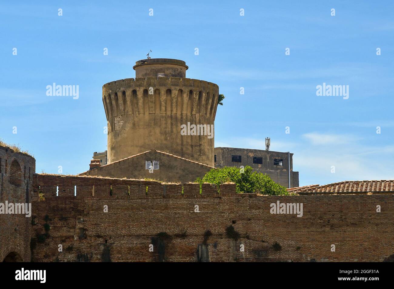 Tour Mastio di Matilde de la vieille forteresse, fortification surplombant le port de Livourne et construite par la famille Médicis, Toscane, Italie Banque D'Images