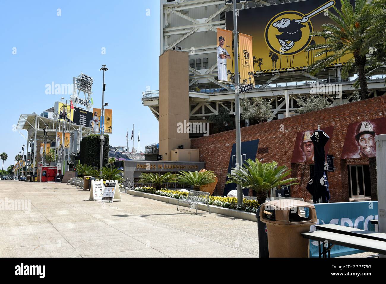 SAN DIEGO, CALIFORNIE - 25 AOÛT 2021 : Gaslamp Quarter Gate à Petco Park, stade des San Diego Padres. Banque D'Images