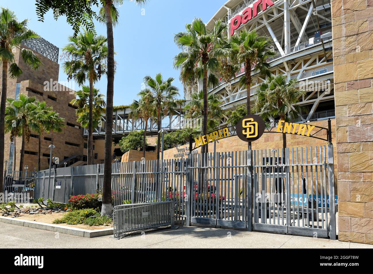 SAN DIEGO, CALIFORNIE - 25 AOÛT 2021 : entrée membre au parc Petco, stade des San Diego Padres. Banque D'Images