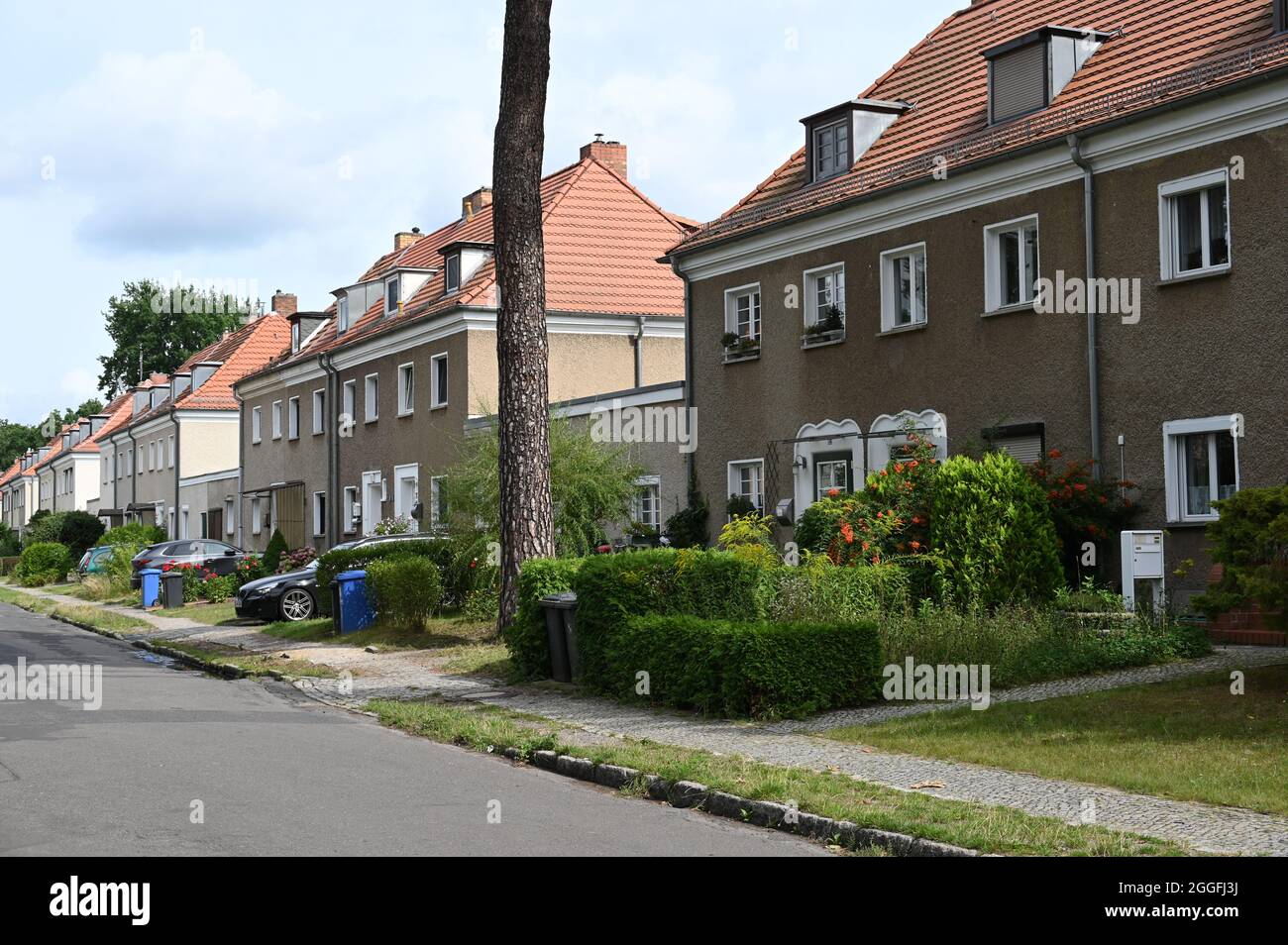 Maisons Art déco dans la ville jardin d'Elsengrund à Berlin Koepenick conçu par l'architecte suisse Otto Rudolf Salvisberg Banque D'Images