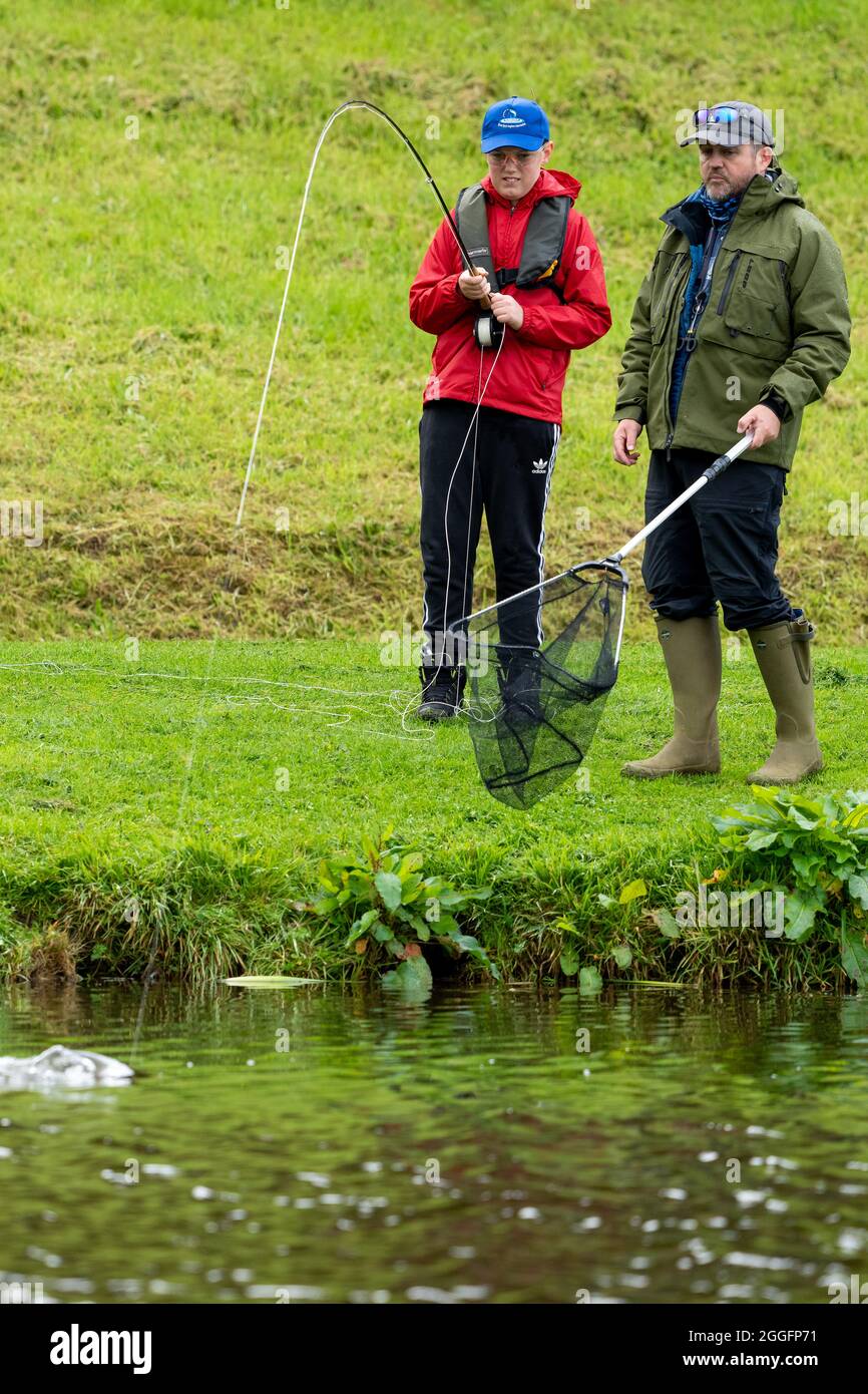 29 août 2021. Pêche au Wardend, Birnie, Elgin, Moray, Écosse, ROYAUME-UNI, IV30 8RW. C'est l'activité de la RSAA, River Spey Anglers Association Junior E Banque D'Images