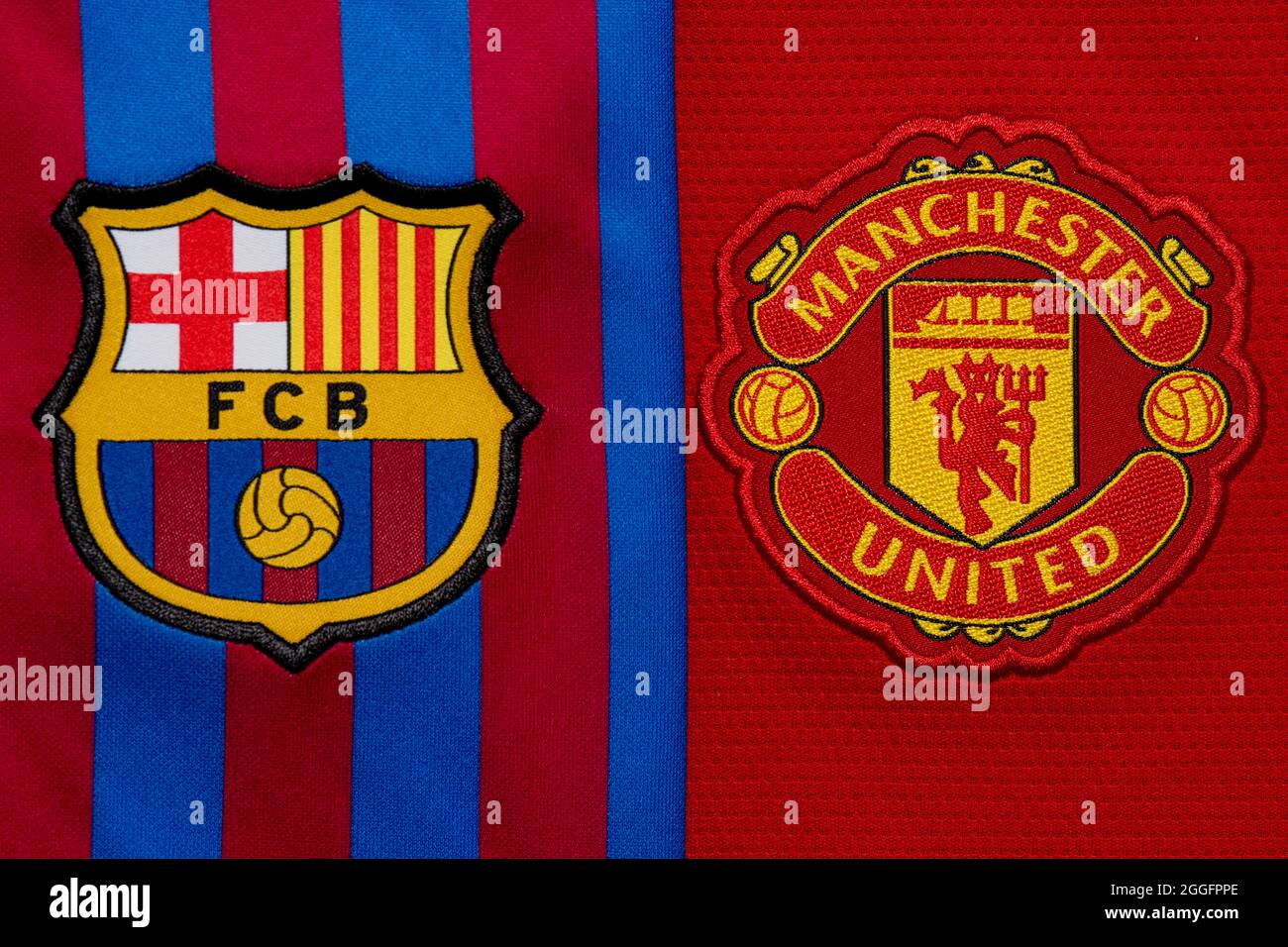 Gros plan sur l'écusson du Manchester United et du club de Barcelone. Banque D'Images