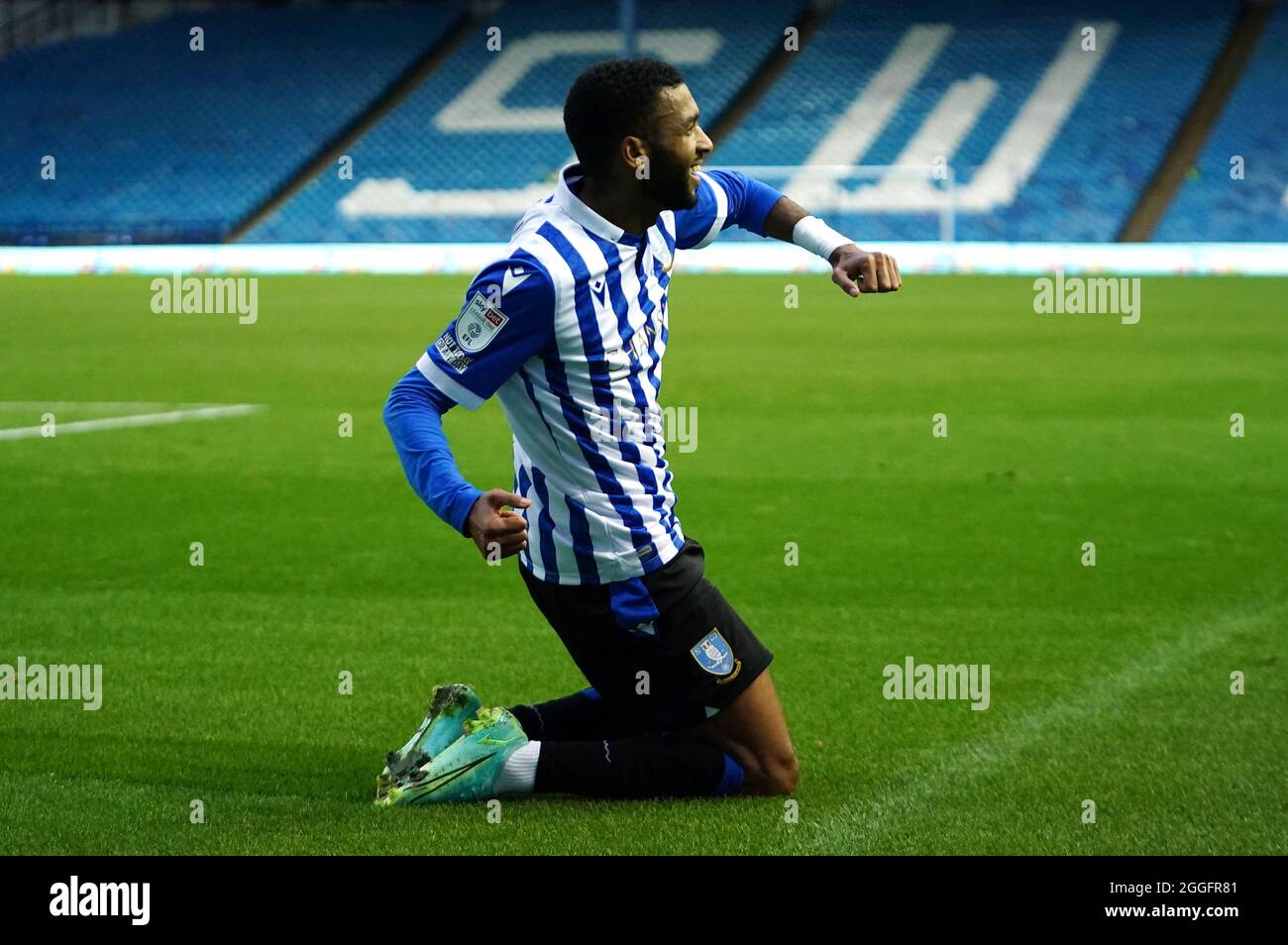 La Sylla Sow de Sheffield Wednesday célèbre son premier but lors du Trophée Papa John's, match du Northern Group H à Hillsborough, Sheffield. Date de la photo: Mardi 31 août 2021. Banque D'Images