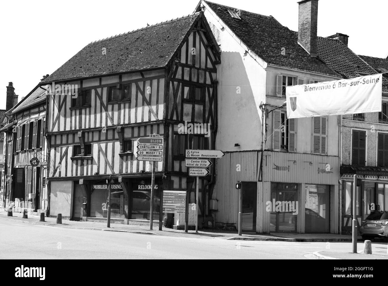 Un vieux bâtiment de forme curieuse à Bar-sur-Seine, en France Banque D'Images