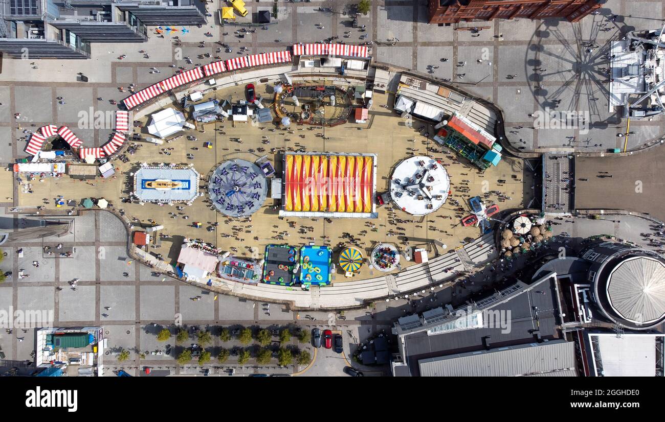 Vue aérienne de Roald Dahl Plass, baie de Cardiff pendant l'été à Cardiff, pays de Galles, Royaume-Uni. Banque D'Images