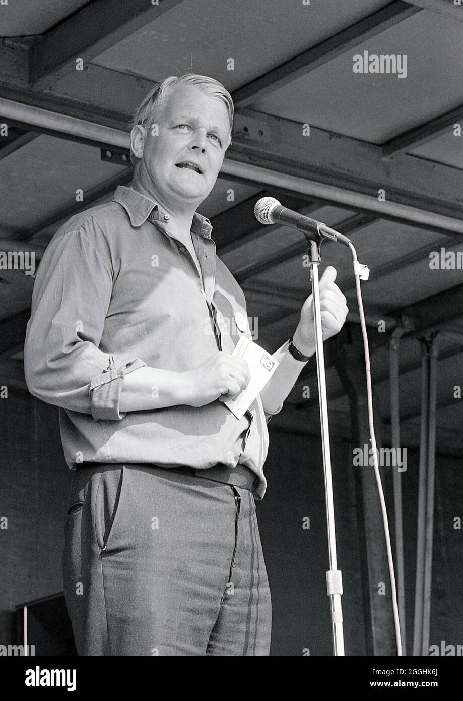 Bruce Kent, Secrétaire général de CND, Nottingham juillet 1984 Royaume-Uni Banque D'Images