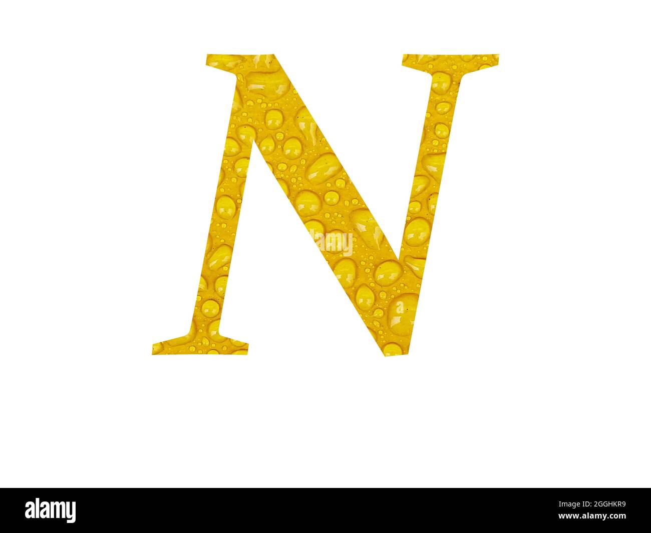 Lettre N de l'alphabet faite de gouttes de pluie sur fond jaune, isolée sur fond blanc Banque D'Images