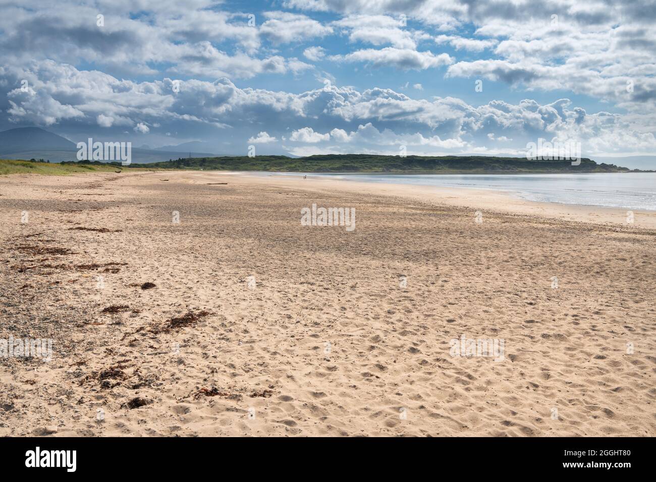 Vue vers l'est sur Carradale Bay Beach à Argyll et Bute, en Écosse Banque D'Images