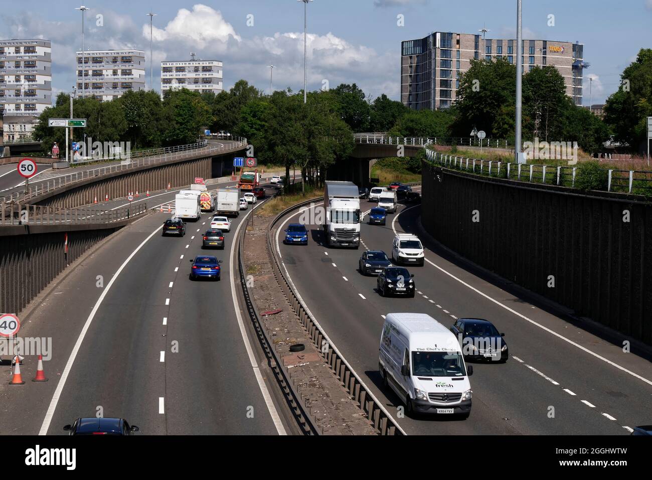 L'autoroute urbaine M8 traverse le cœur du centre-ville de Glasgow, en Écosse, au Royaume-Uni Banque D'Images