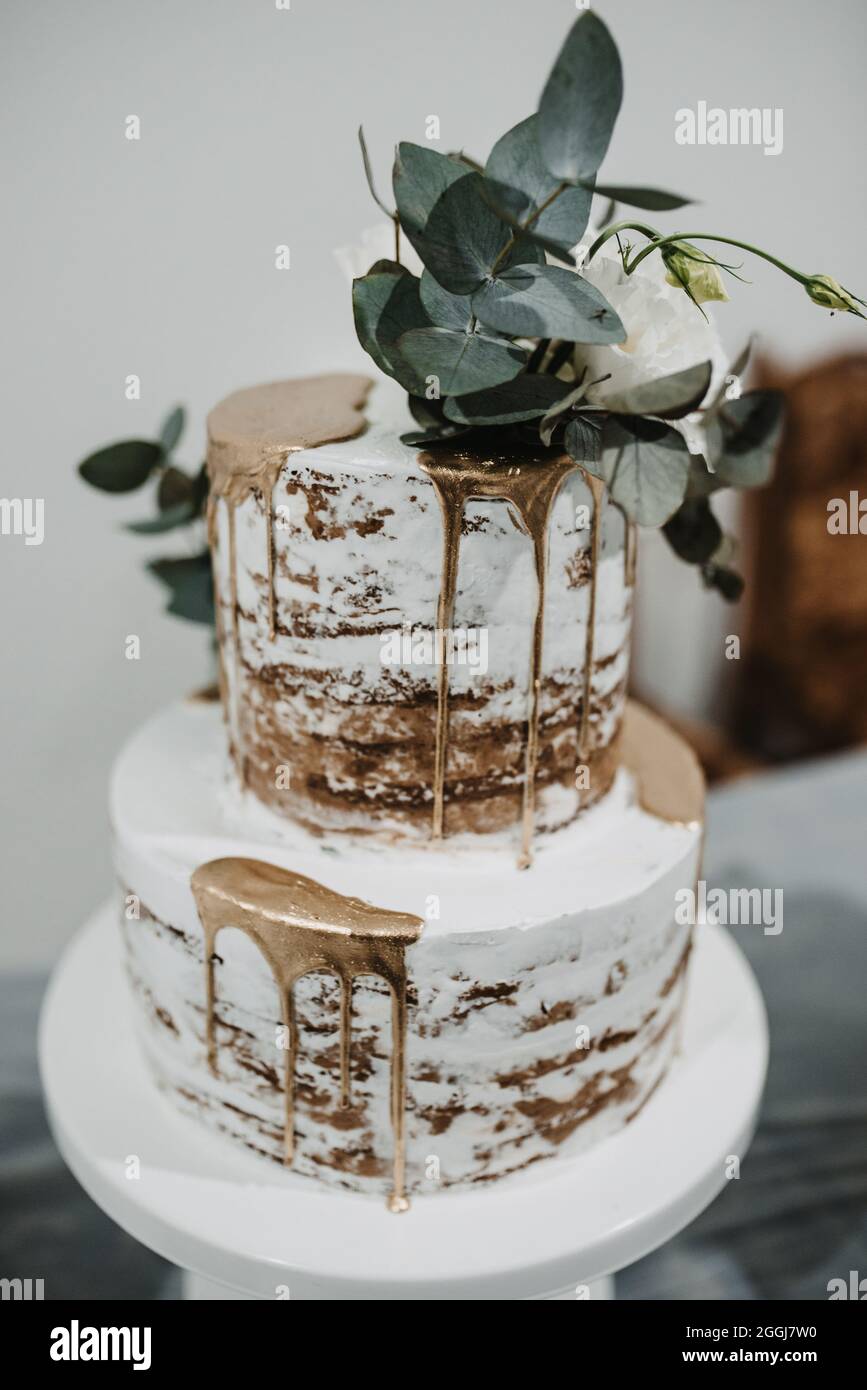 Gateau Mariage Blanc Avec Feuille D or Banque De Photographies Et D 