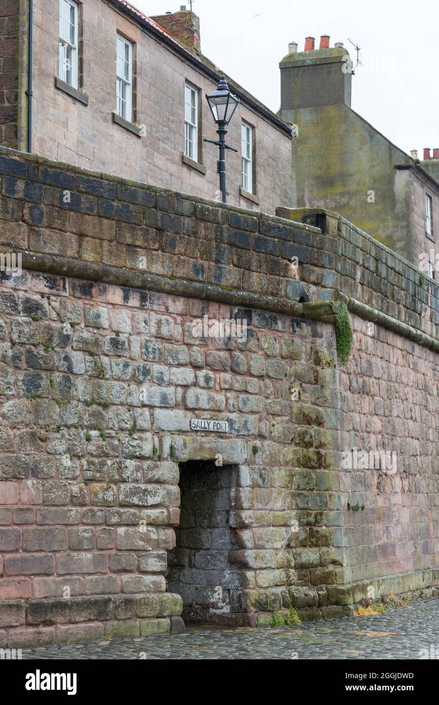 Murs du quai à Berwick-upon-Tweed, durant l'été 2014 Banque D'Images