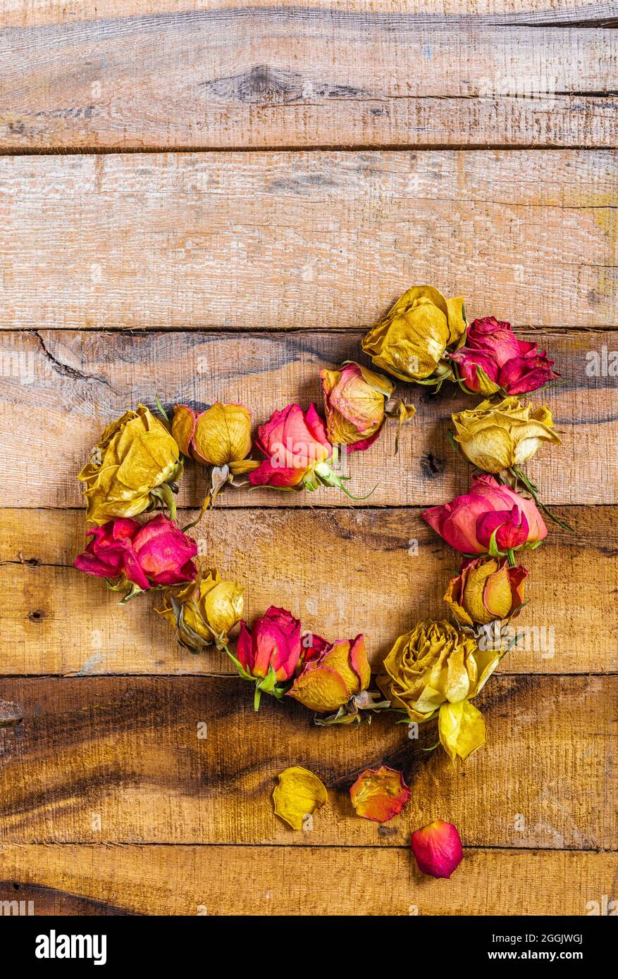 Forme de coeur faits de roses séchées Banque D'Images