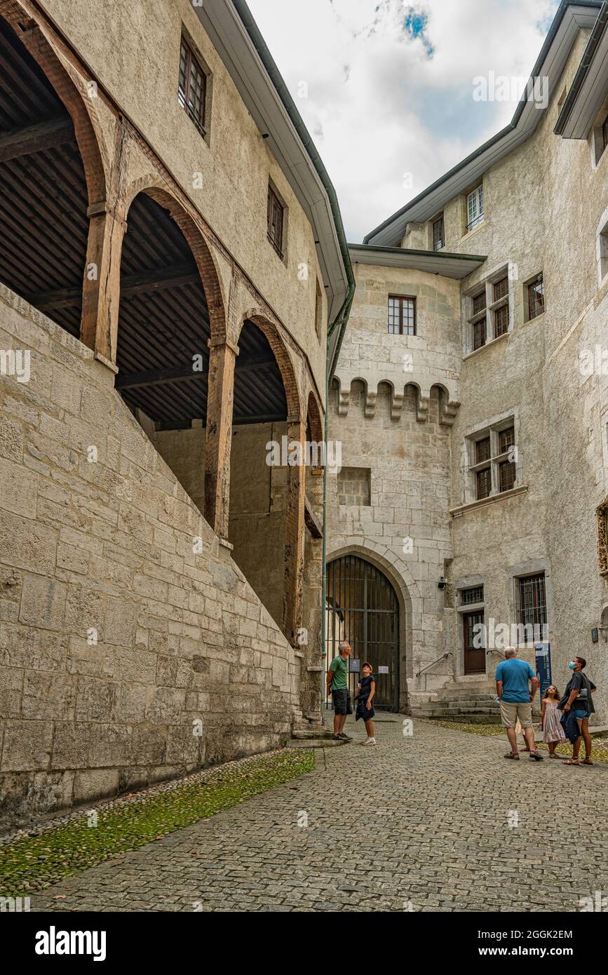 Architecture et cour intérieure du château des Ducs de Savoie à Chambéry. Chambéry, région Auvergne-Rhône-Alpes, Savoie, France Banque D'Images
