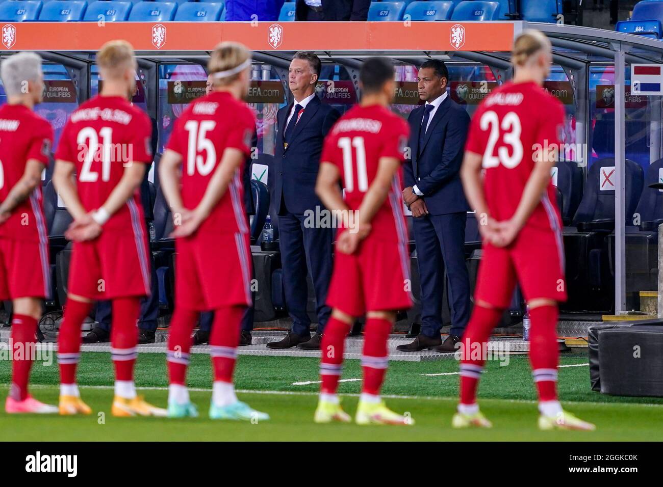 OSLO, NORVÈGE - 1er SEPTEMBRE : entraîneur Louis van Gaal des pays-Bas, entraîneur adjoint Henk Fraser des pays-Bas pendant le match de qualification de la coupe du monde entre la Norvège et les pays-Bas au stade Ullevaal le 1er septembre 2021 à Oslo, Norvège (photo d'Andre Weening/Orange Pictures) Banque D'Images