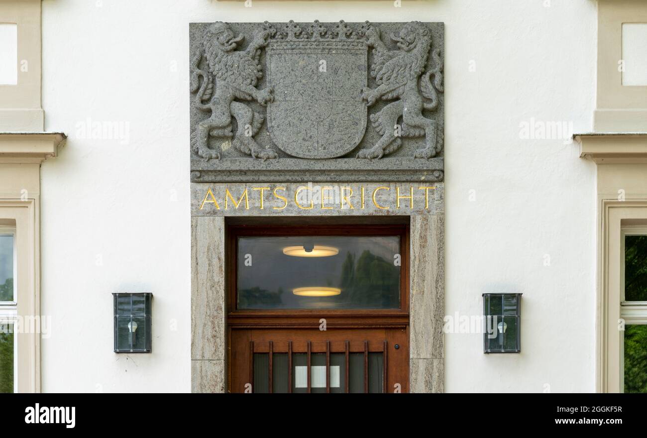 Ville de Landsberg am Lech en Bavière avec l'entrée de la cour de district Banque D'Images