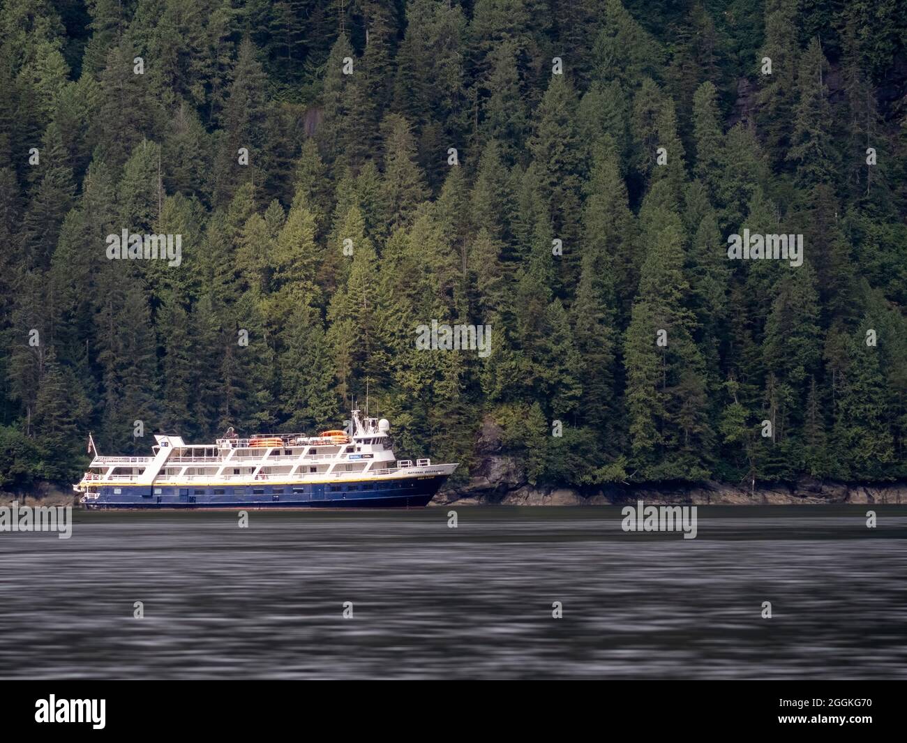 Navire d'expédition, monument national Misty Fjords, Alaska, États-Unis Banque D'Images