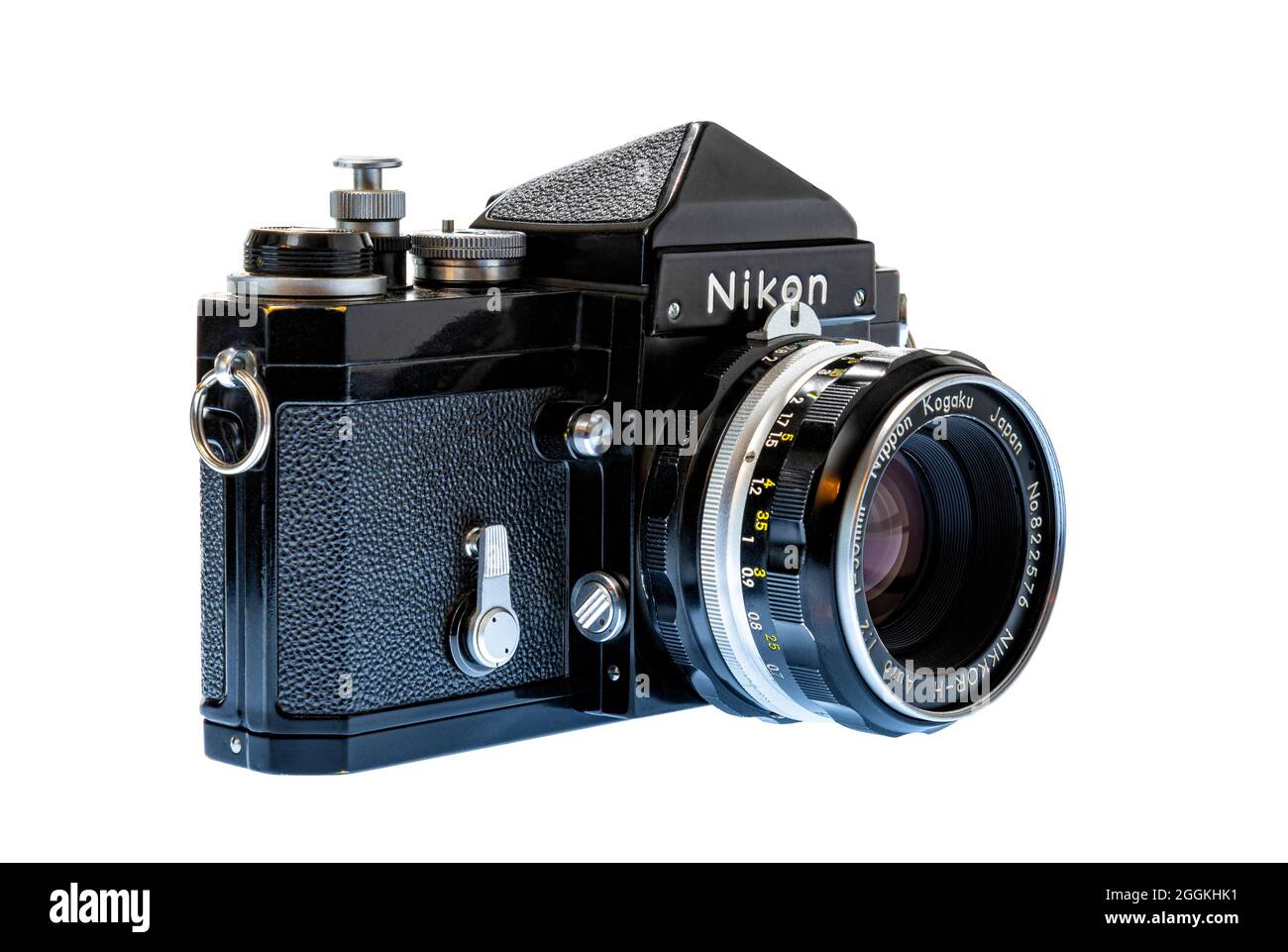Maryville, Tennessee, États-Unis – le 26 août 2021 : prise de vue avant inclinée horizontale d'un appareil photo professionnel Nikon F 35 mm noir de l'isola des années 1960 Banque D'Images