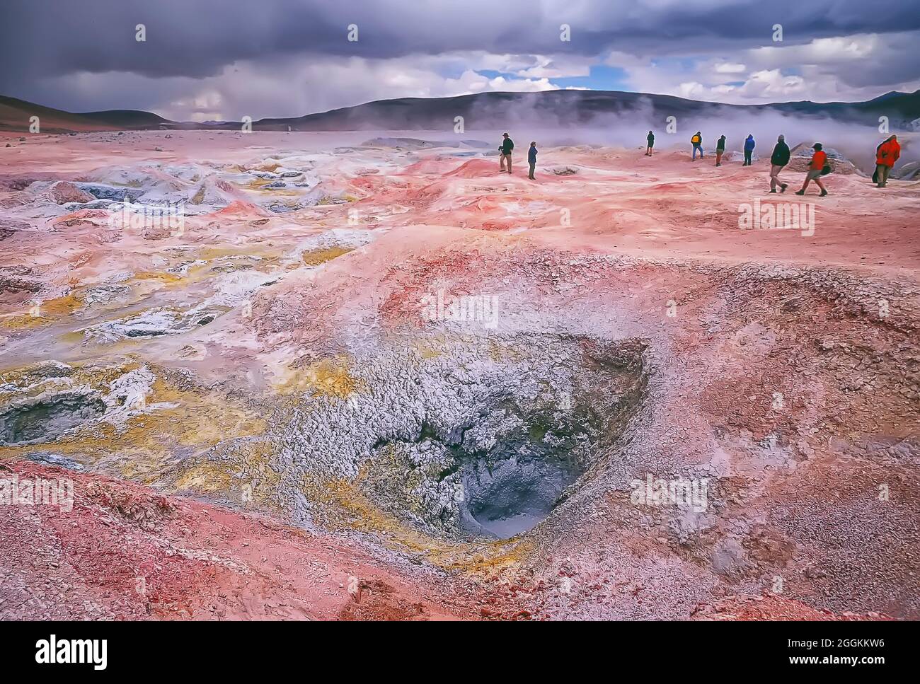 Champ sol de Mañana avec boue bouillante, Réserve nationale de faune andine Eduardo Avaroa, Potosi, Bolivie, Amérique du Sud Banque D'Images