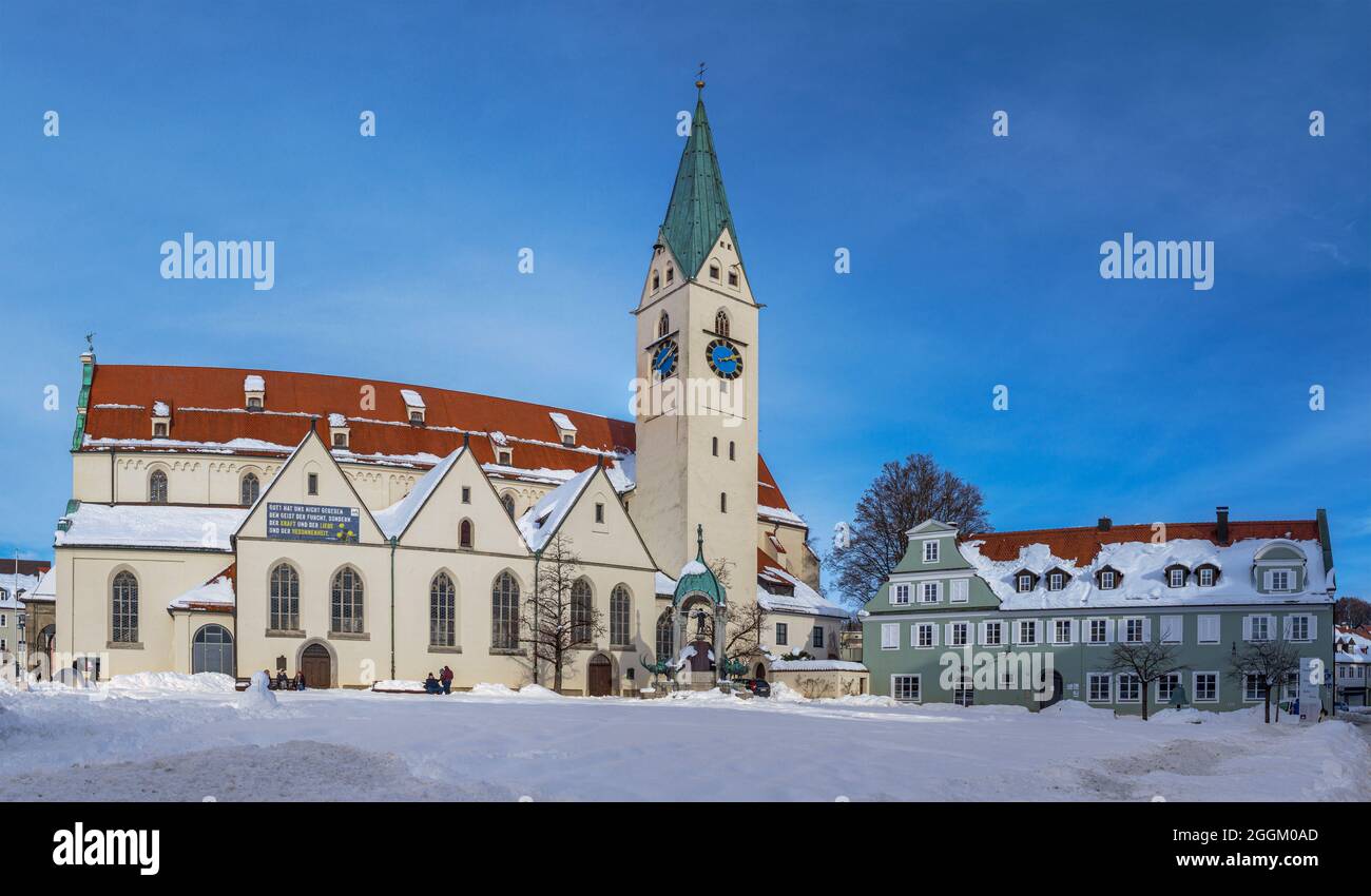 Eglise Saint-Mang sur la place Saint-Mang en hiver, Kempten, Allgäu, haute-Swabia, Swabia, Bavière, Allemagne, Europe Banque D'Images