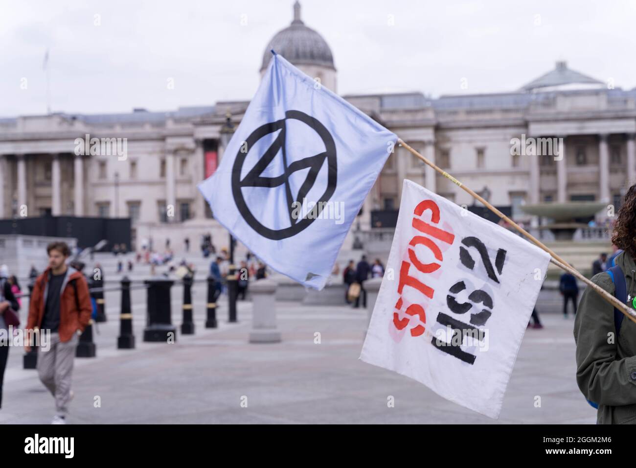 Des militants de la rébellion de l'extinction (XR), sous l'égide de la rébellion impossible, se réunissent à Trafalgar Square pour protester contre son changement climatique Londres Angleterre Royaume-Uni Banque D'Images