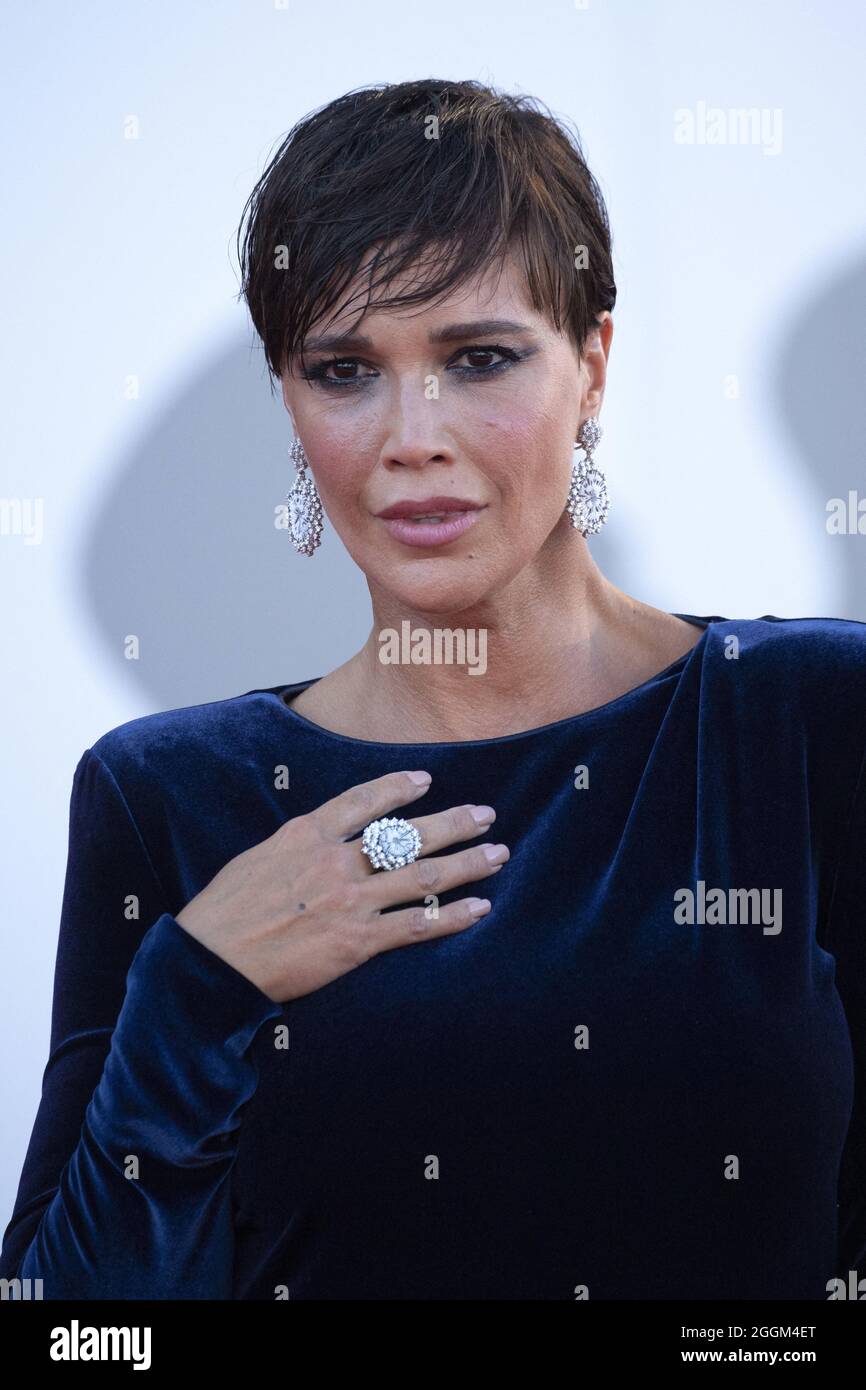 Roberta Giarrusso participe à la première Madres Paralelas et à la cérémonie d'ouverture du 78e Festival International du film de Venise, en Italie, le 01 septembre 2021. Photo d'Aurore Marechal/ABACAPRESS.COM Banque D'Images