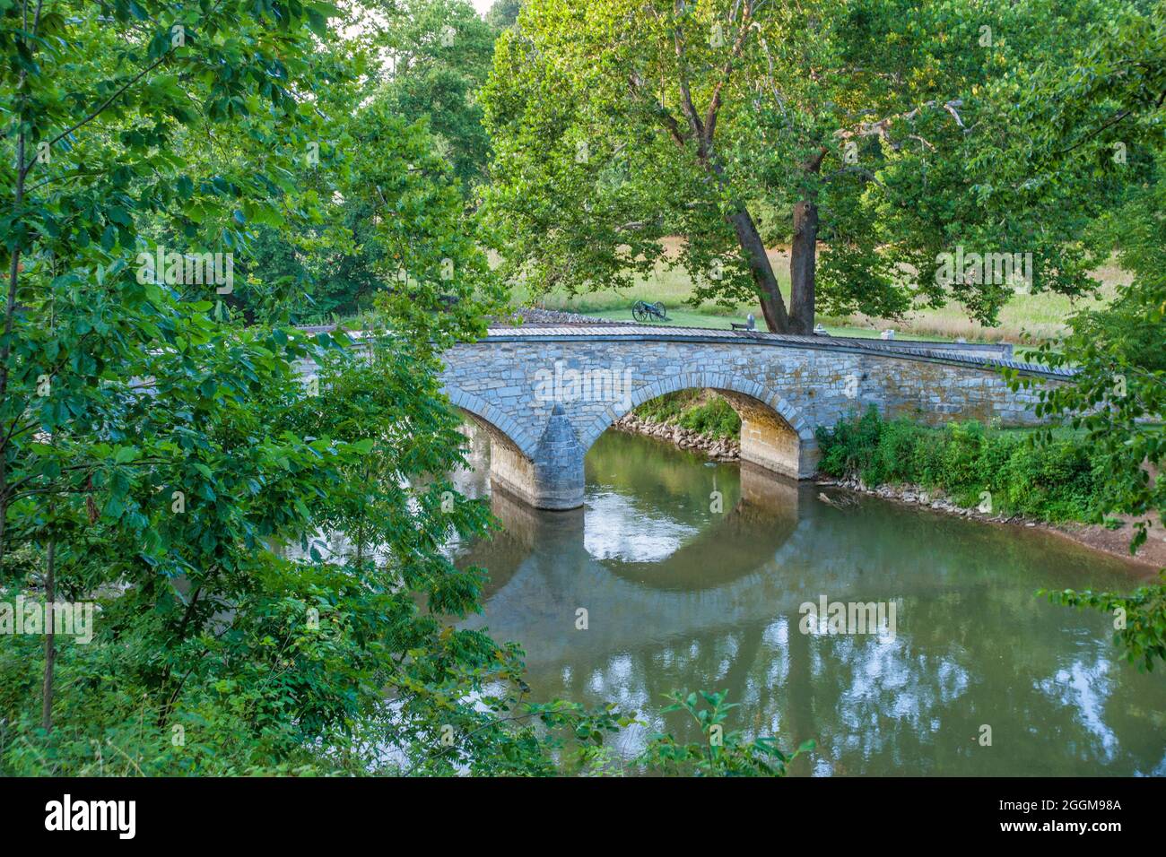 Le pont en pierre de Burnside au-dessus de la crique d'Antietam dans le champ de bataille national d'Antietam dans le Maryland. Banque D'Images