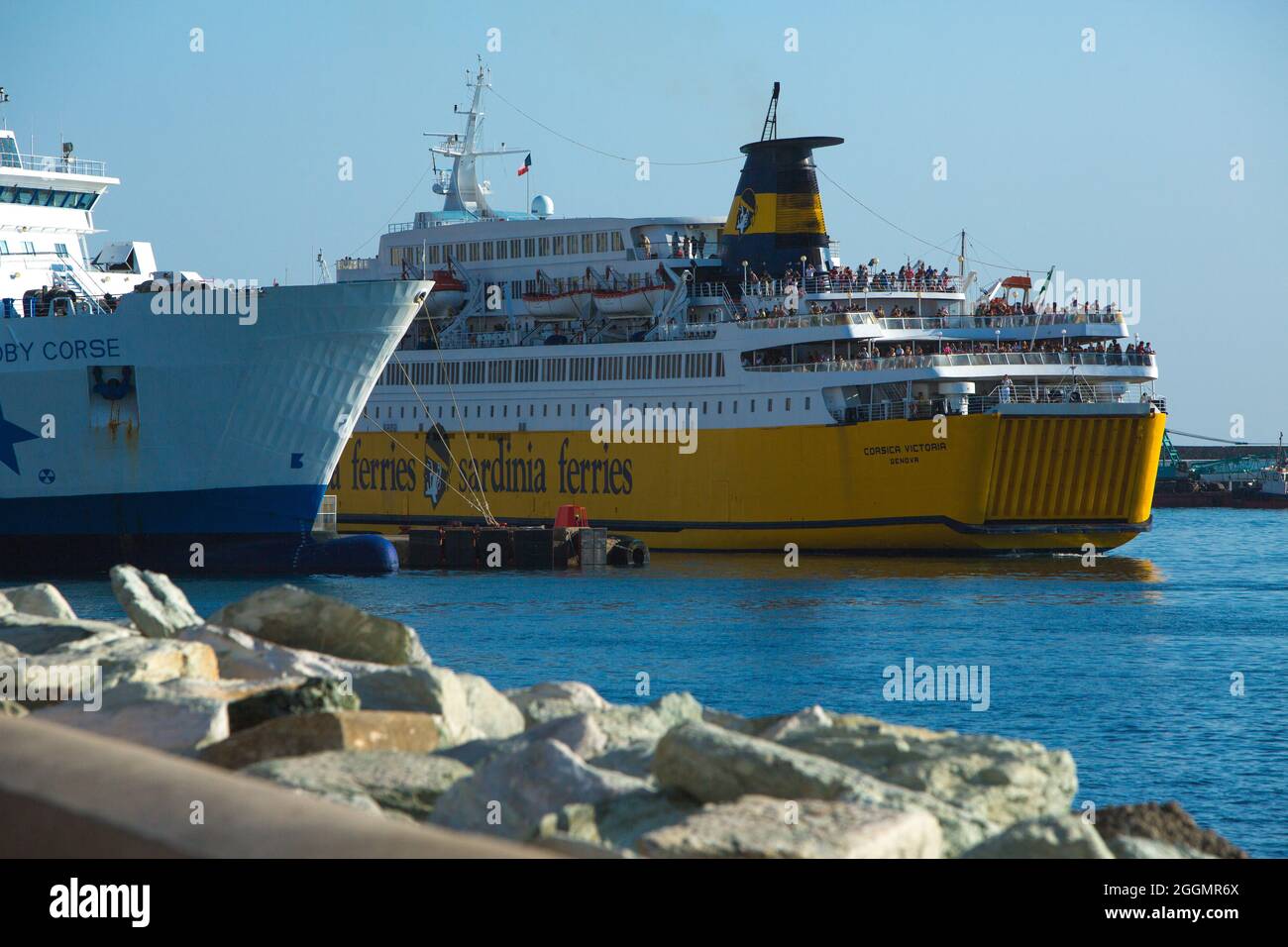 FRANCE. HAUTE-CORSE (2B) BASTIA. FERRY CORSE FERRY ARRIVÉE AU PORT Banque D'Images
