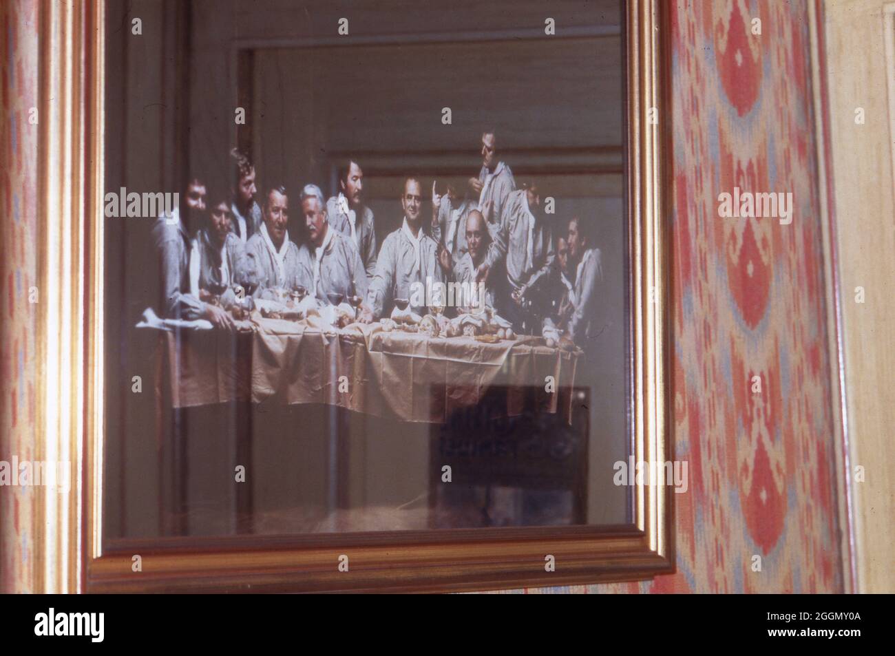 Nachgestelltes Foto von 'das letzte Abendmahl' von Leonardo da Vinci mit Paul Bocuse als Jesus im Restaurant à Collonges-au-Mont-d'Or, Frankreich 1995. Photographie reconstruite de la 'Cène' de Léonard de Vinci avec Paul Bocuse comme Jésus dans son restaurant à Collonges-au-Mont-d'Or, France 1995. Banque D'Images