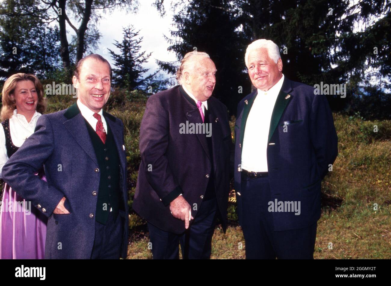 Ausführung von 60. Geburtstag von Henriette von Bohlen und Halbach in Kitzbühel, Österreich 1993. Invités et amis au 60ème anniversaire de Henriette von Bohlen und Halbach à Kitzbuehel, Autriche 1993. Banque D'Images