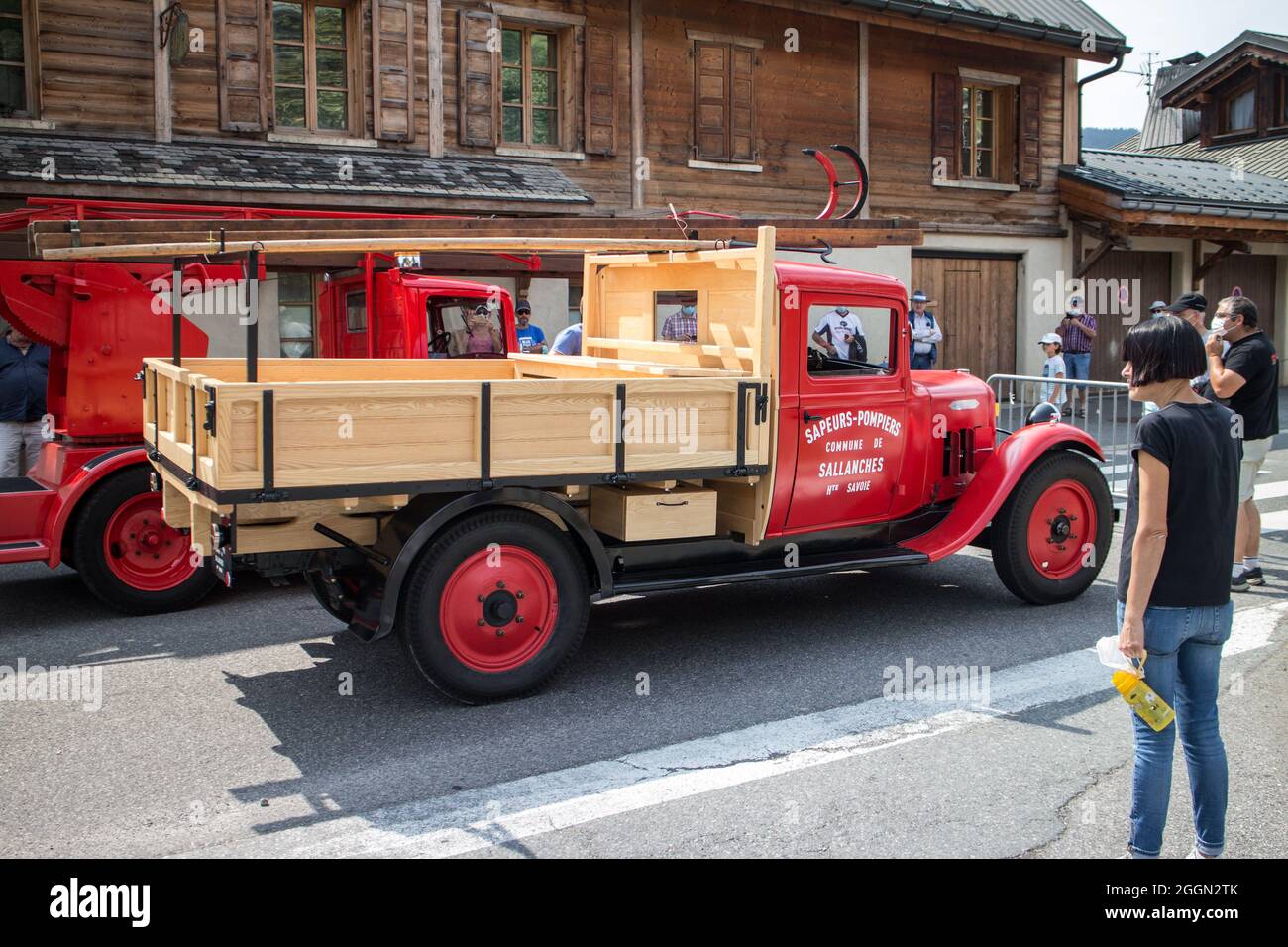 Voitures anciennes à PRAZ-SUR-ARLY : camion de pompiers Citroën 23 Banque D'Images