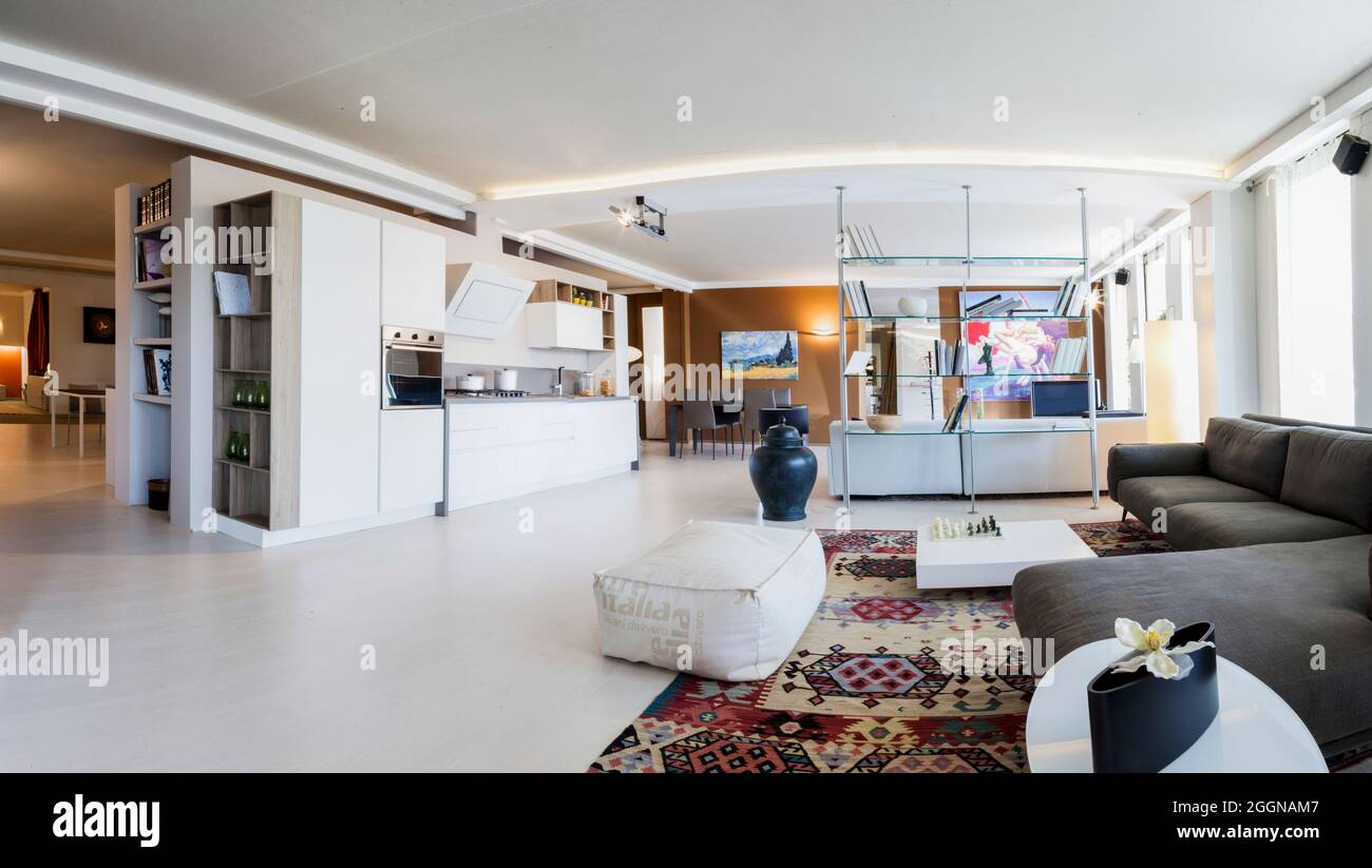 bel appartement moderne dans un nouvel intérieur de luxe Banque D'Images