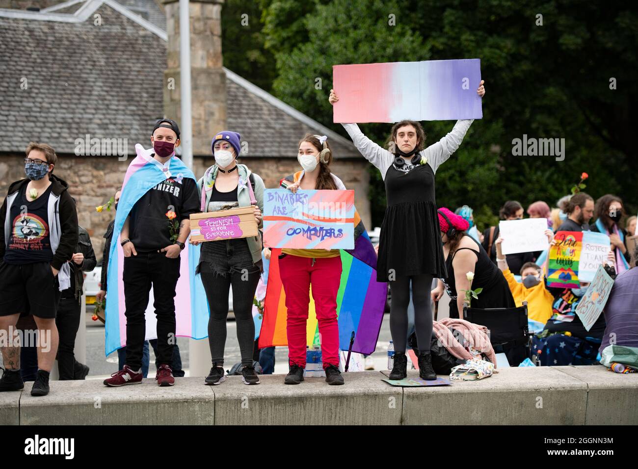 Édimbourg, Écosse, Royaume-Uni. 2 septembre 2021. PHOTO : le mouvement des femmes ne va pas Wheesht s'est présenté au Parlement écossais pour protester contre la prise de leurs droits à être considérées comme des femmes. En vertu des nouvelles lois proposées par la première ministre Nicola Sturgeon, qui est à l'intérieur de la Chambre aux questions des premiers ministres, les femmes espèrent la faire entendre leur message. Crédit : Colin Fisher/Alay Live News Banque D'Images