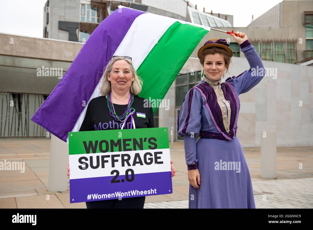 Édimbourg, Écosse, Royaume-Uni. 2 septembre 2021. PHOTO : le mouvement des femmes ne va pas Wheesht s'est présenté au Parlement écossais pour protester contre la prise de leurs droits à être considérées comme des femmes. En vertu des nouvelles lois proposées par la première ministre Nicola Sturgeon, qui est à l'intérieur de la Chambre aux questions des premiers ministres, les femmes espèrent la faire entendre leur message. Crédit : Colin Fisher/Alay Live News Banque D'Images