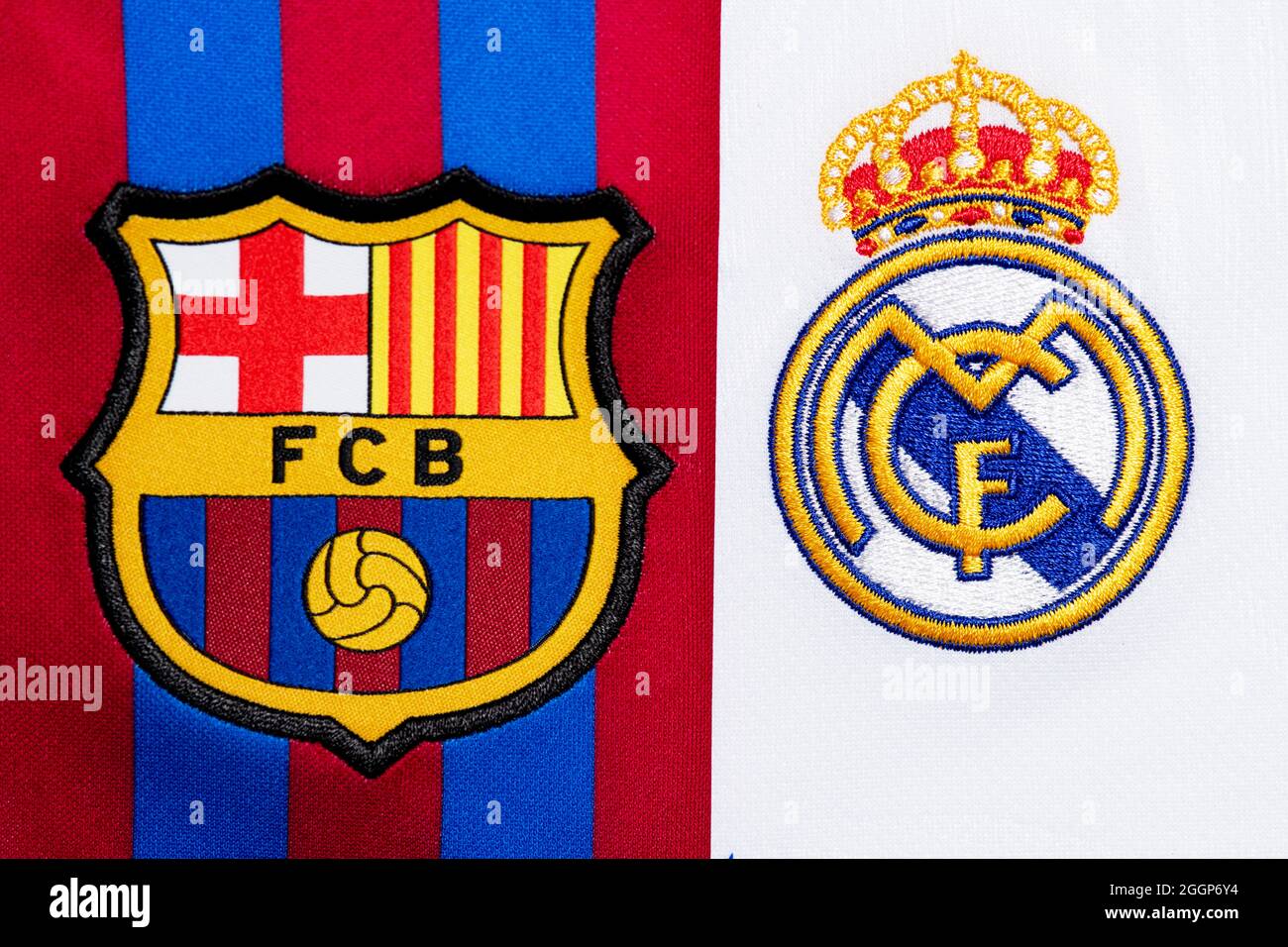Gros plan sur l'écusson du Real Madrid et du club de Barcelone. Banque D'Images